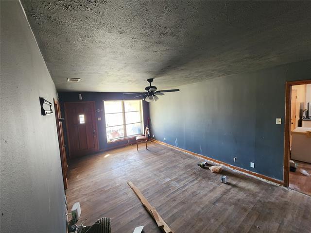 Foto del edificio - 8715 Fairhaven Ln