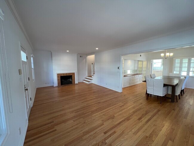 Building Photo - 14 27th Ave