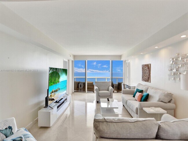 Building Photo - 17555 Collins Ave