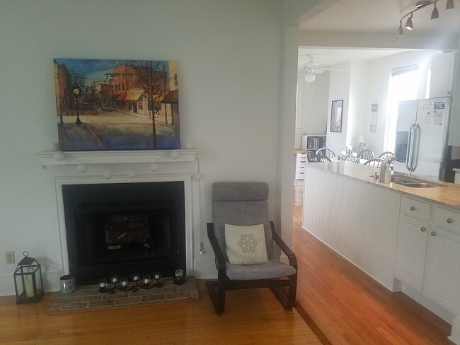 Foto del edificio - 419 Warren Crescent