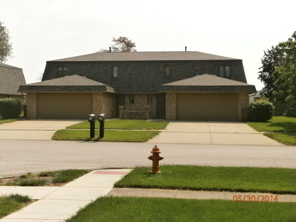 1616A Maynard Dr, Champaign, IL 61822 Apartments in Champaign, IL