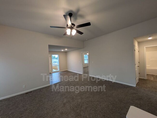 Foto del edificio - 736 Connor St