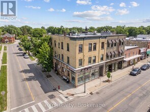 Building Photo - 109 Downie St