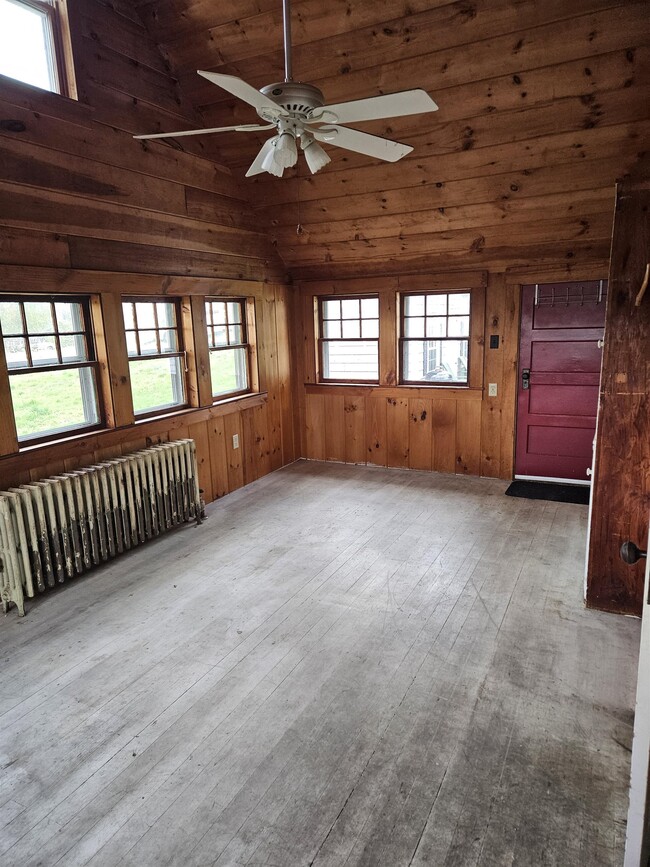 Building Photo - 402 Sanborn Rd
