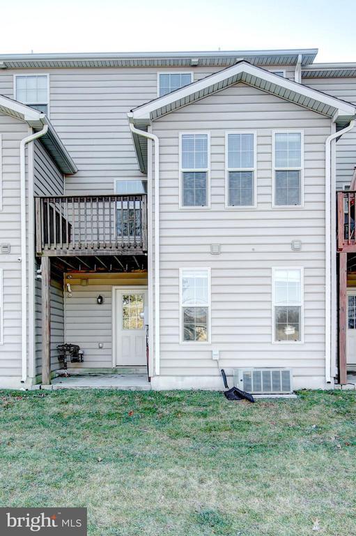 Building Photo - 8 Shady Tree Ct