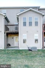 Building Photo - 8 Shady Tree Ct