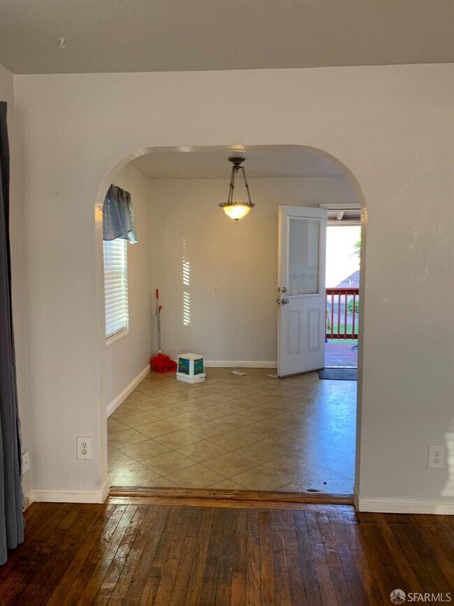 Foto del edificio - 1510 Timothy Dr