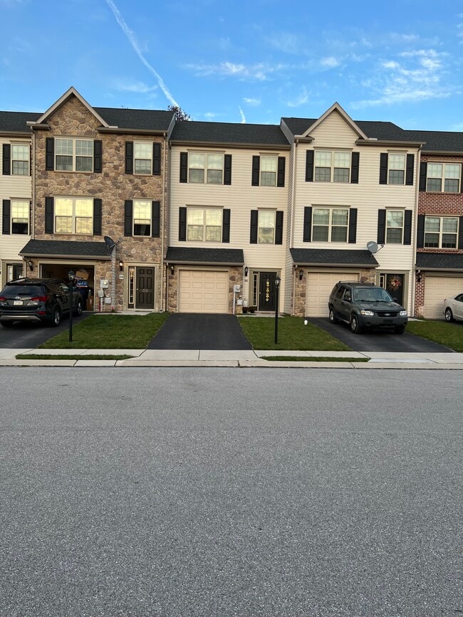 Building Photo - 60 Katelyn Dr