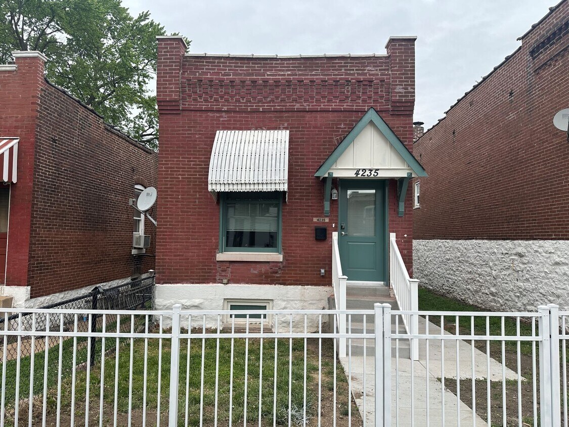Primary Photo - Newly Renovated Single Family Home In The ...