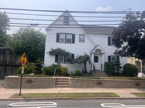Building Photo - 358 Lake Ave