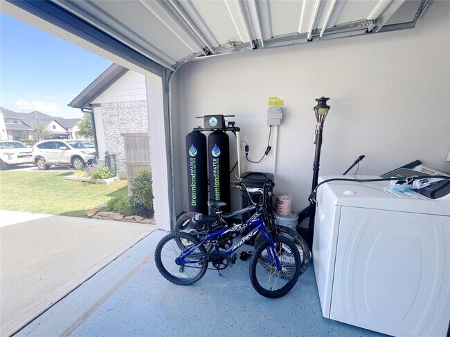 Foto del edificio - 4123 Crossfind Ct