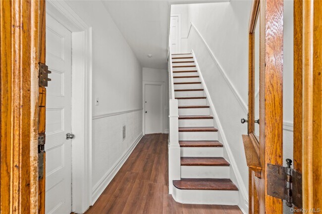 Foto del edificio - 963 Utica Ave