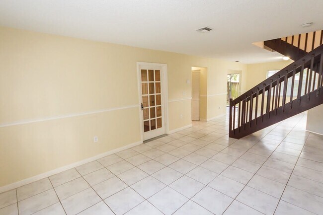Building Photo - 10040 Myrtle Ct