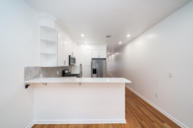 Building Photo - 300 Halladay St