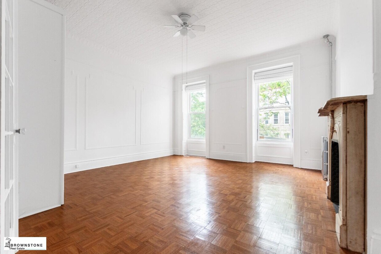 Foto principal - Cobble Hilll One-Bedroom with Classic Brow...