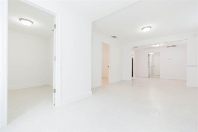 Foto del edificio - 118 W Sligh Ave