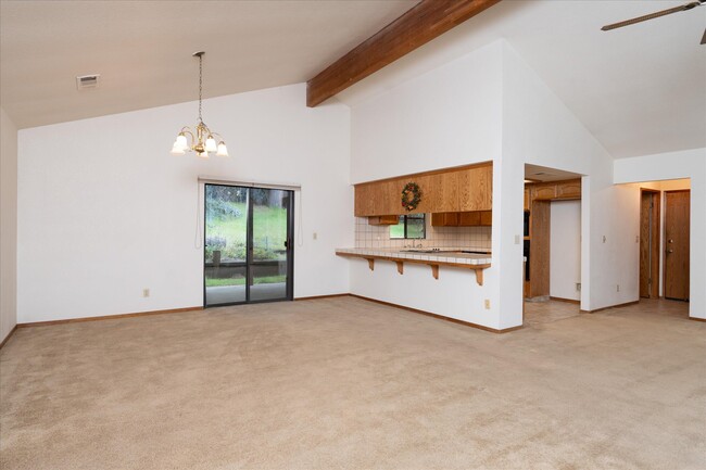 Building Photo - 38711 Golden Ball Dr
