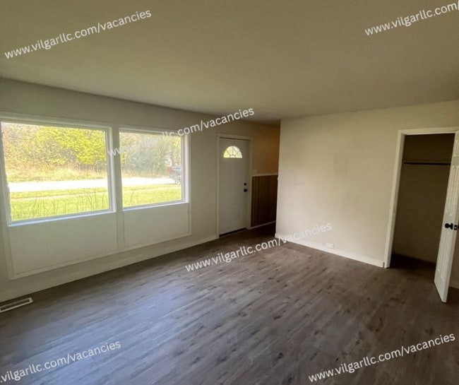 Building Photo - 3 Bedrooms | 1 Bathroom – Single-Family Ho...