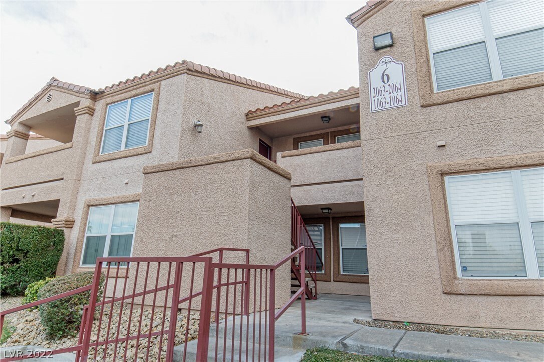 Primary Photo - 1150 N Buffalo Dr