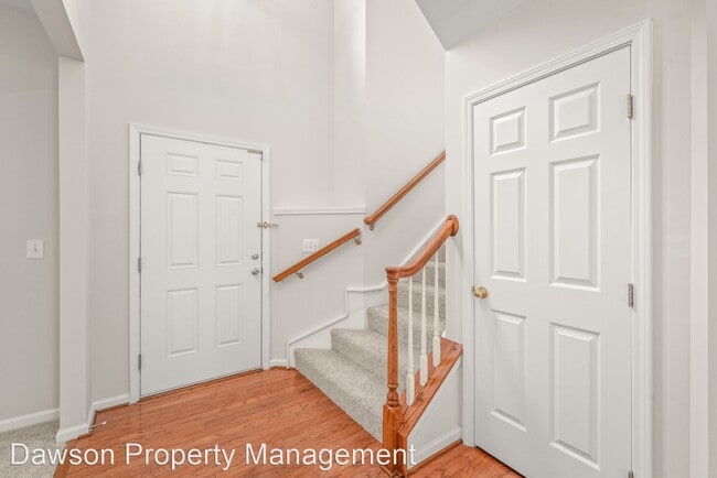 Building Photo - 4 br, 3.5 bath House - 11705 Kingsley View...