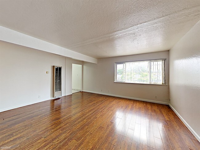 Building Photo - 1 br, 1 bath  - 457 S 10th St Apt 1 Apt 1