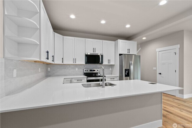 Building Photo - 2201 DeJong Dr