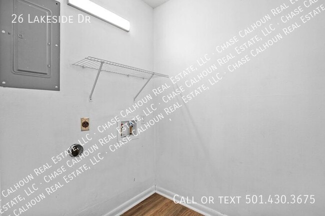 Foto del edificio - 26 Lakeside Dr