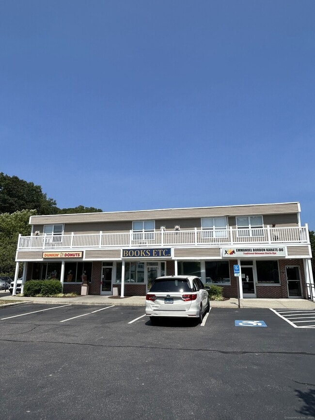 Building Photo - 1064 Poquonnock Rd
