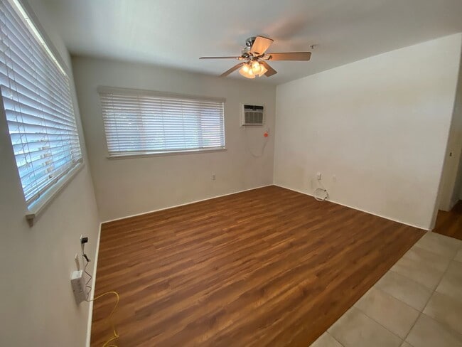 Foto del edificio - Available Now - 91-1027 Kamaaha Ave, #606