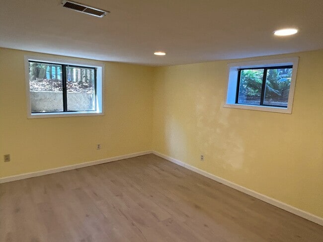 Building Photo - 1727 N Rosa Parks Way