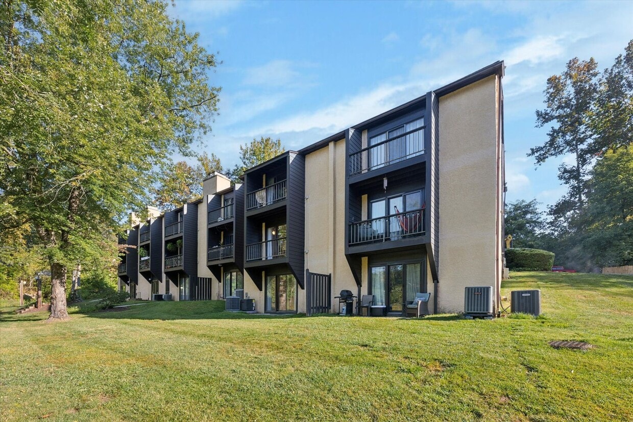 Available Immediately – Renovated 2B/1.5B ... - Available Immediately – Renovated 2B/1.5B ...