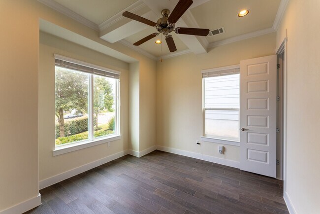 Foto del edificio - Spacious, Stylish, and Perfectly Located 3 Bedrooms, 2.5 Bathrooms in North Shields!!!