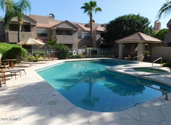 Foto del edificio - 5950 N 78th St