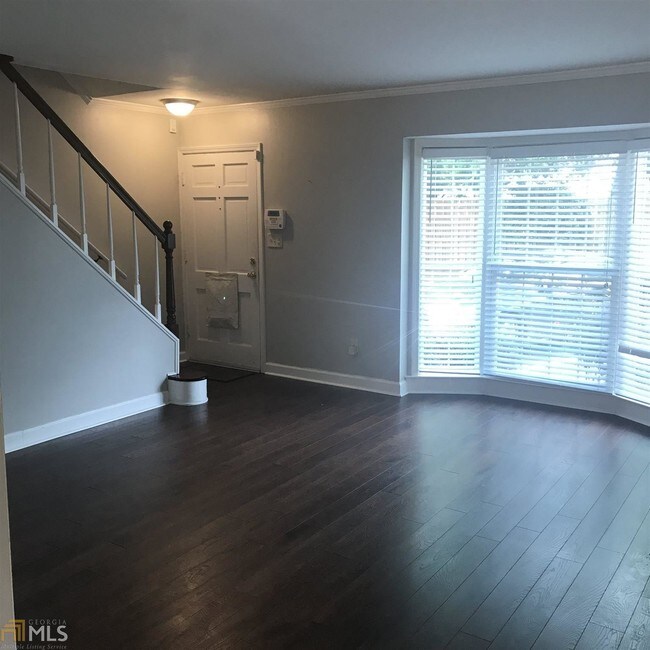 Foto del edificio - 136 Peachtree Memorial Dr NW