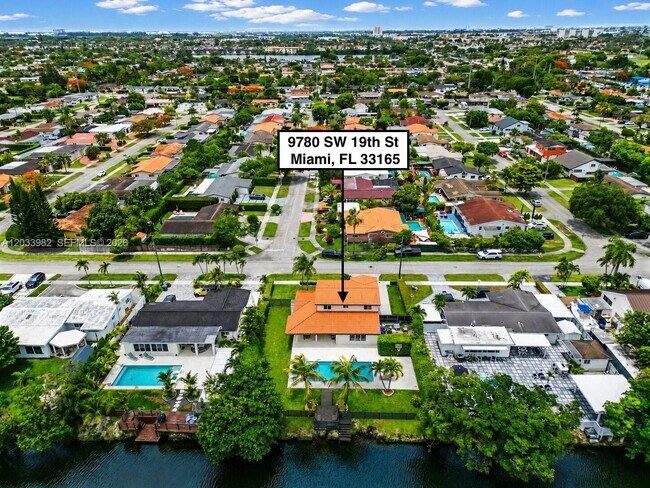 Foto del edificio - 9780 SW 19th St