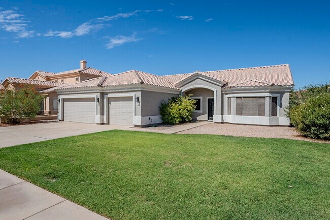 Building Photo - 760 N Swan Dr