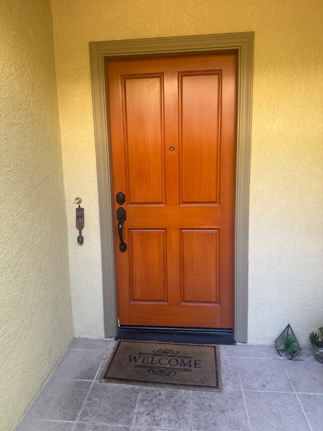 Building Photo - Charming 3 Bedroom 2.5 Bathroom Home in Pr...