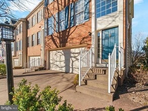 Building Photo - 47326 Sterdley Falls Terrace