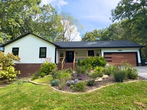Building Photo - 828 Murrell Rd