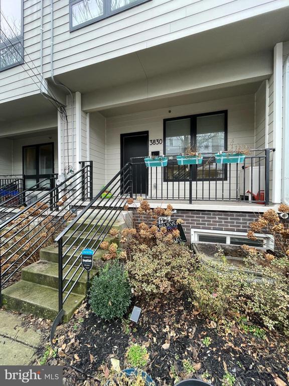 Foto del edificio - 3831 TERRACE St
