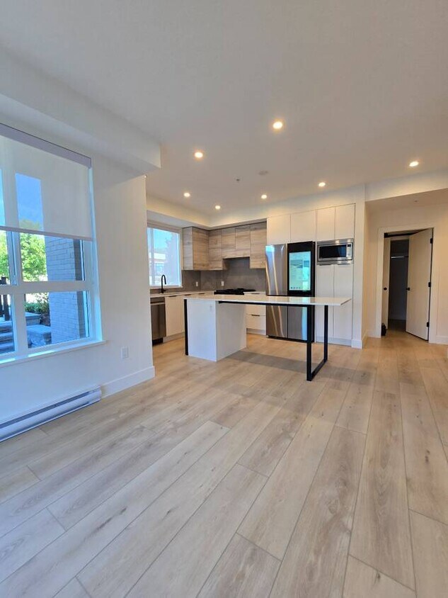 Photo principale - 30490 Cardinal Av
