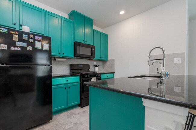 Foto del edificio - 6422 Hibiscus Falls