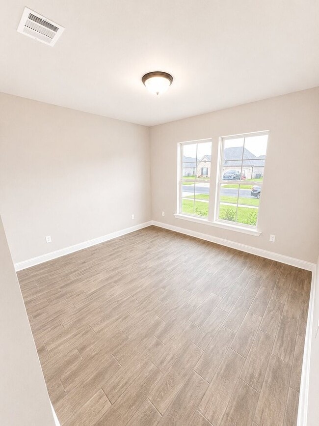 Building Photo - Willow Heights!