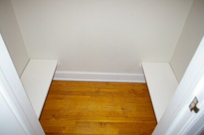Large bedroom closet - 421 E Zingler Ave