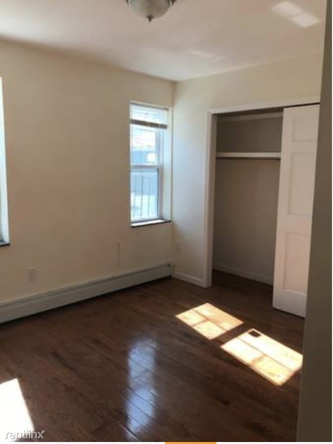 Building Photo - 14 71st St