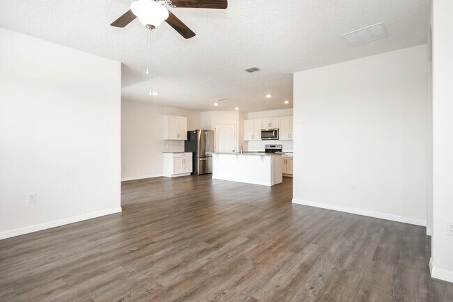 Building Photo - 2178 Ranch Side Rd