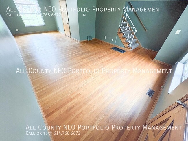 Building Photo - 2139 Ridgeview Rd