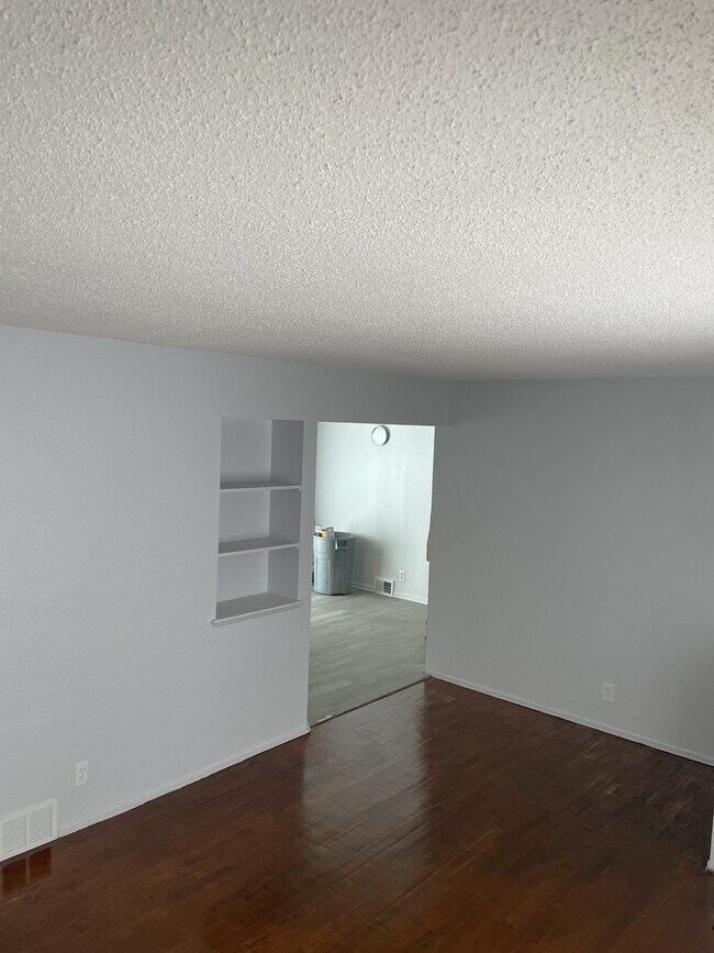 Foto del edificio - 6236 Natchez Dr