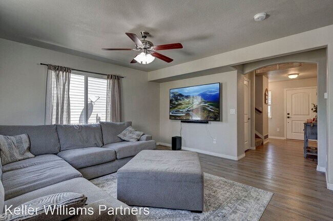 Foto del edificio - 3 br, 3 bath House - 7754 Landover Ln