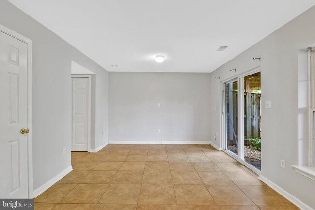 Building Photo - 6810 General Lafayette Way